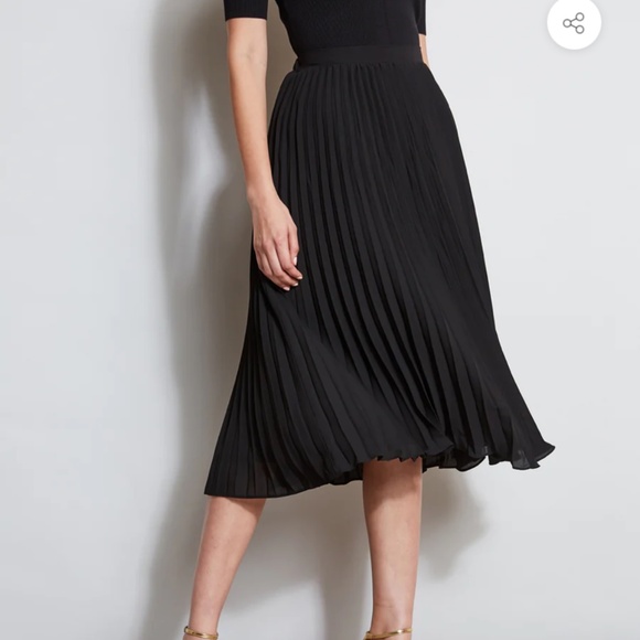 Tahari Black Plisse  Midi Skirt Size Small - Picture 1 of 6